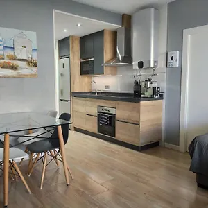  Apartment En Benalbeach Spain